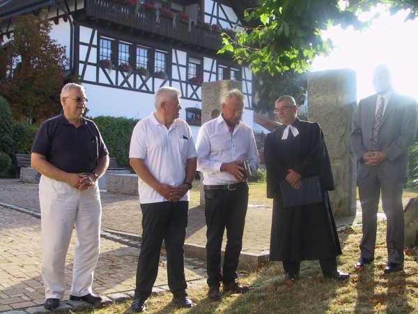 Bei der Einweihung des Gailinger Gedenksteines 2015 auf dem Synagogenplatz gegenüber dem jüdischen Museum Gailingen