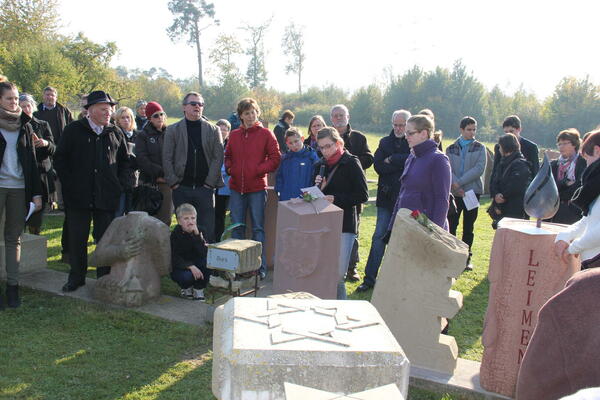 Die Einweihung des Villinger Gedenksteines 2011 auf dem zentralen Mahnmal in Neckarzimmern